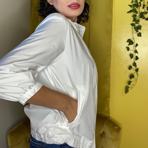 Banana Republic Light Windbreaker jacket in white - Picture 3 of 5